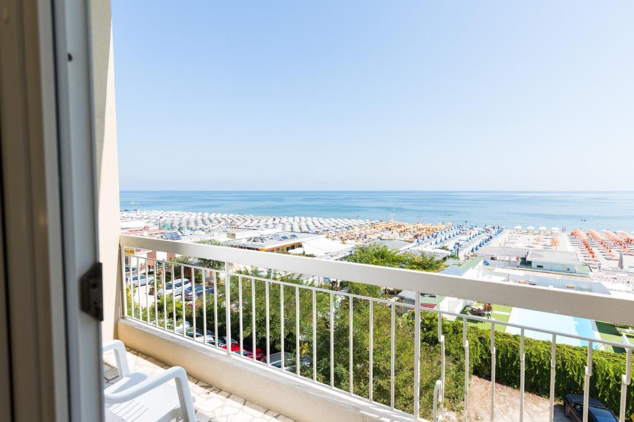 Color Miami Beach Family Hotel Milano Marittima Extérieur photo